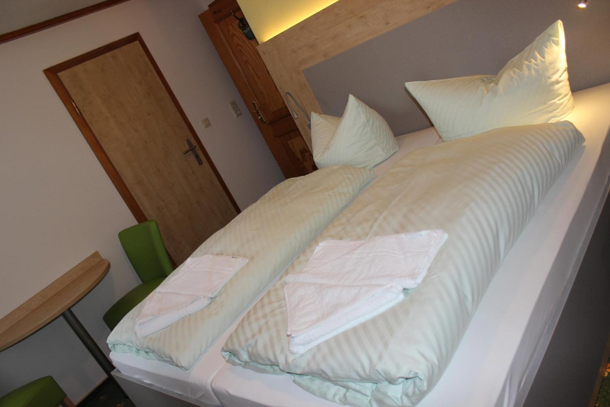Landhotel Gasthof Zwota Клингенталь Экстерьер фото